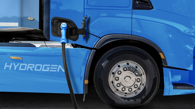 Hydrogen fuel cell semitrailer truck